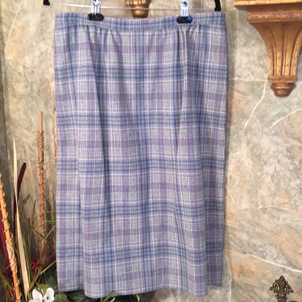 Pendleton Stunning Two-Piece Suit Jacket & Skirt - image 7